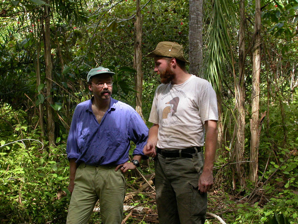 Manfred Verhaagh and Christian Rabeling in the Amazonian study area